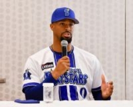デュプランティエが入団会見　プロ野球