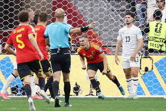 走りだすトロサール　Ｗ杯サッカー