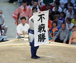 豊昇龍休場、ファンは落胆＝優勝争いにも影響―大相撲名古屋場所