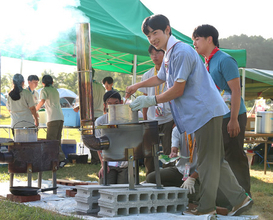 悠仁さま、朝食作りに参加