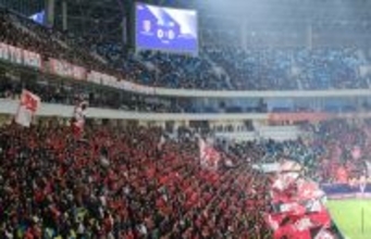 広島、緊張下でドロー　サッカー