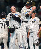 「阪神、終盤の大逆転＝最後に決めた森下―プロ野球」の画像1