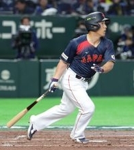 吉田の適時二塁打　野球