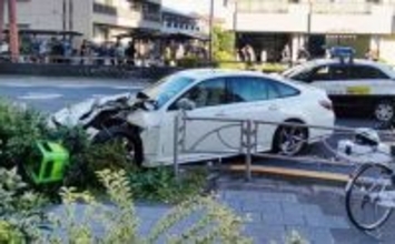 パトカーが４００メートル追跡＝事故直前、盗難車発見し―１１人死傷・警視庁