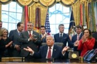 トランプ氏、プーチン氏は戦争「終わらせたい」 米ウは新たに協議へ