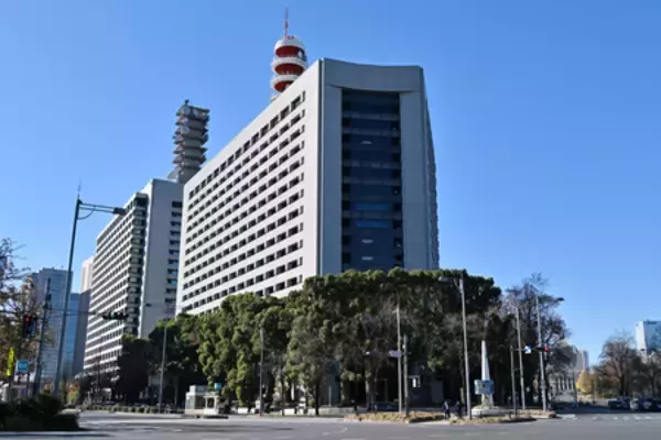 性交盗撮し販売か、男再逮捕＝「一夫多妻」で共謀―動画８００点超押収・警視庁