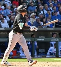 村上、初戦で２安打２打点＝鈴木は初アーチ―米大リーグ・オープン戦