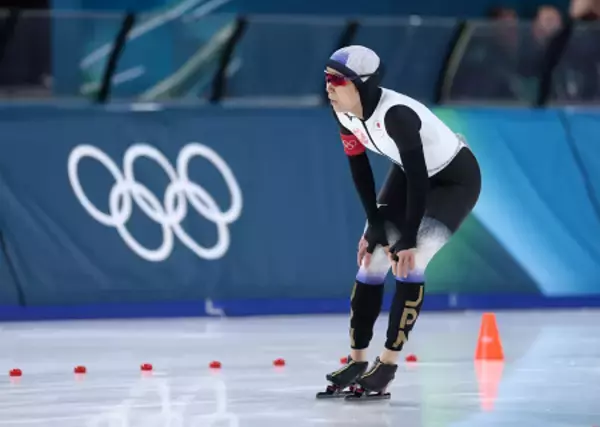 滑走を終えた高木　五輪