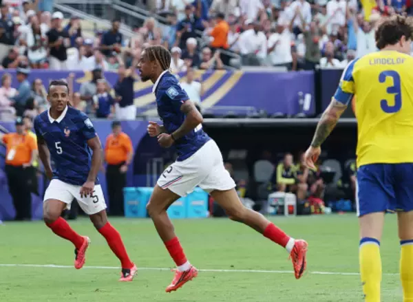 ゴールを決めたバルコラ　Ｗ杯サッカー