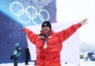 日の丸を掲げる堀島　五輪