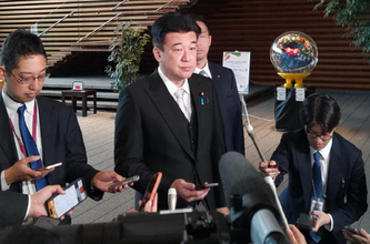 木原氏、ミサイルで園遊会欠席
