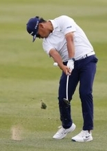 久常が暫定首位　米男子ゴルフ