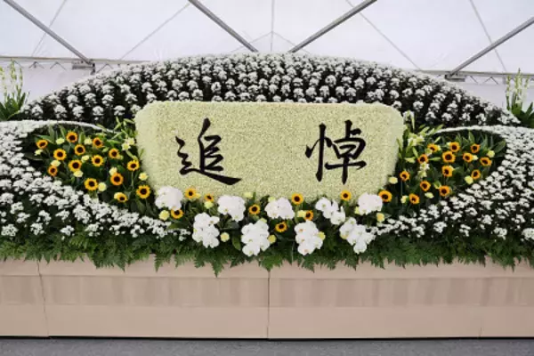追悼式の祭壇