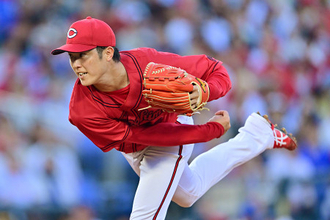 広島先発の森下　プロ野球