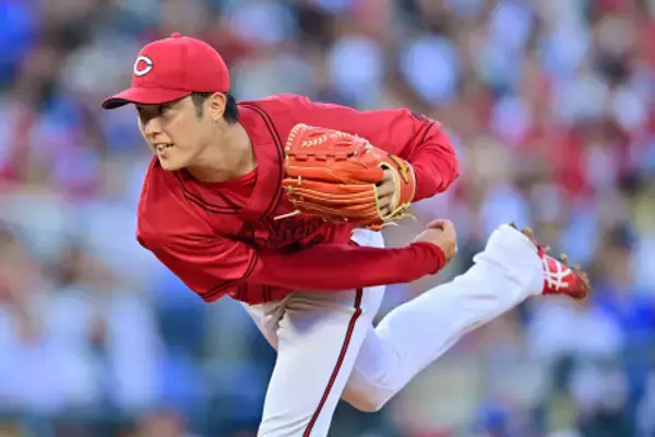 広島先発の森下　プロ野球