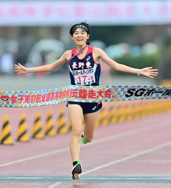 女子は長野東が連覇＝全国高校駅伝