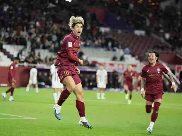 喜ぶ大迫ら　サッカー