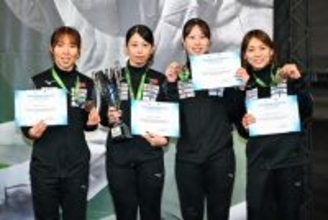 女子フルーレの日本３位＝フェンシングＷ杯