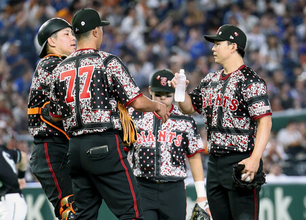 巨人の小笠原、粘り実らず＝プロ野球