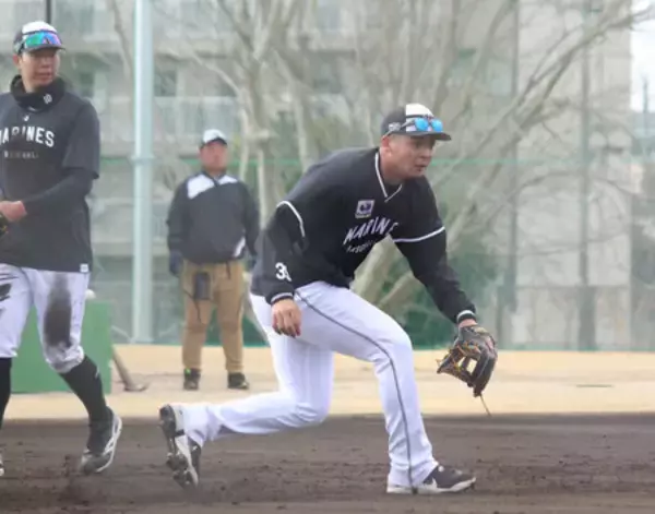 井上、新天地で猛練習＝プロ野球・ロッテ