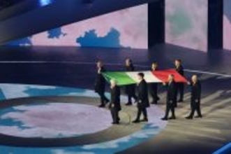 入場するイタリア国旗　五輪