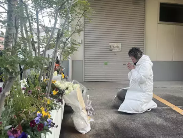 遺族ら事件現場で黙とう＝王将社長射殺から１２年―京都