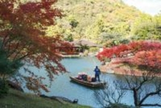 栗林公園の紅葉が見頃