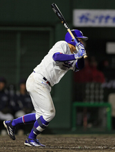 中日、連敗止める＝プロ野球・中日６―２広島