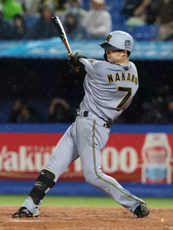 中野の勝ち越し打　プロ野球