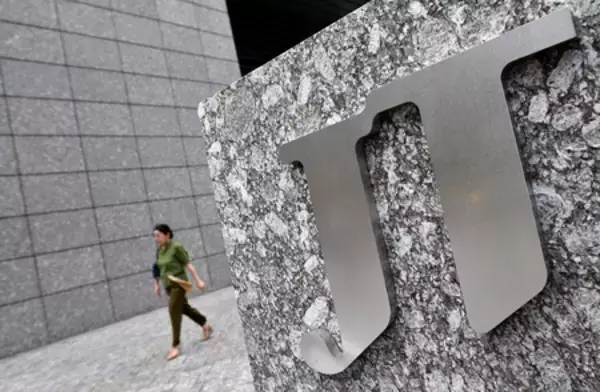 ＪＴ、加熱式たばこ全３１銘柄値上げへ＝１０月から一律４０円