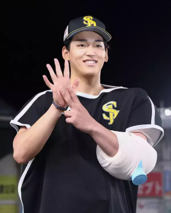 笑顔の前田悠　プロ野球