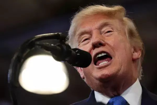 トランプ氏支持、過去最低３３％