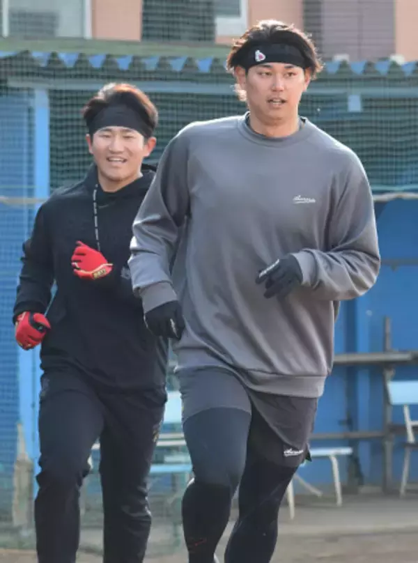 西川「１年間戦い抜く体を」　プロ野球