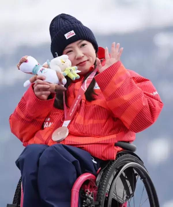 銀メダルの村岡