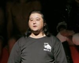 長州小力さんを書類送検へ＝期限切れ免許証で信号無視容疑―警視庁