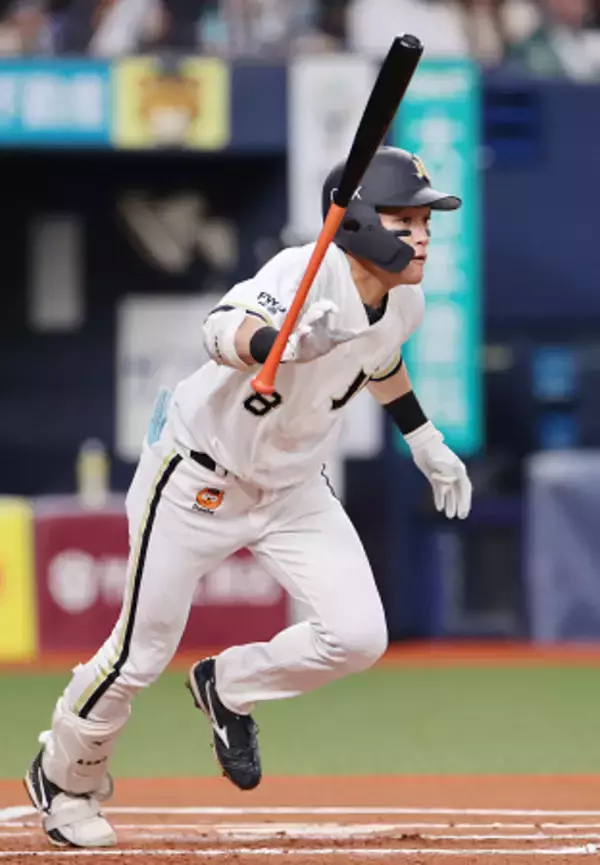 麦谷の適時三塁打　プロ野球