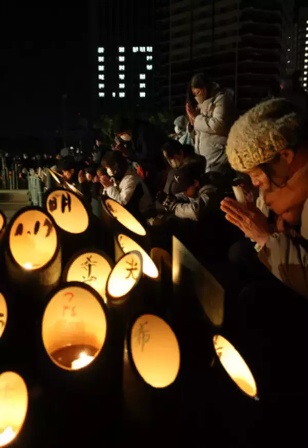 あの日の教訓「次世代へ」＝震災３１年、犠牲者しのぶ―早朝から多くの人・神戸