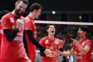 サントリーが決勝へ　ＳＶリーグ
