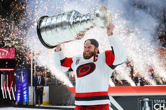 ハリケーンズ、２０季ぶり頂点＝３７歳スタールがＭＶＰ―ＮＨＬ
