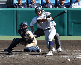 木村の２点適時打　高校野球