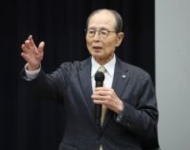 野球の未来を考える議連で発言する王氏