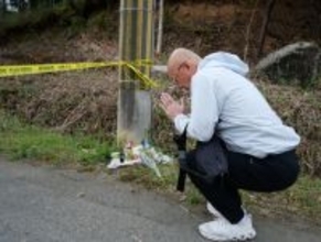 「悲しいに尽きる」「残念」＝発見現場、追悼者相次ぐ―京都男児死亡