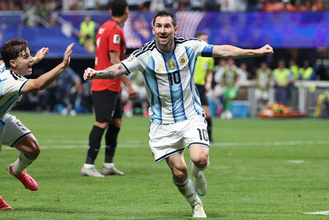メッシ、通算２１得点＝９試合連発―Ｗ杯サッカー・アルゼンチン