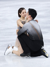 演技を終えた三浦、木原組　五輪