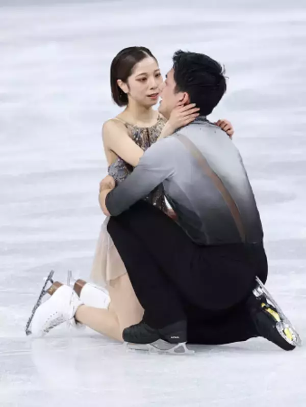 演技を終えた三浦、木原組　五輪