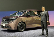 日産、新型エルグランドを発売＝１６年ぶり刷新、ハイブリッド車に
