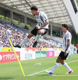 「喜ぶマテウストゥーレル　Ｊリーグ」の画像1