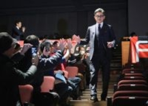 迎えられる三浦　Ｊリーグ