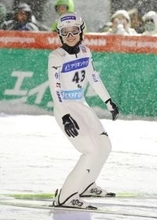 丸山８位、高梨は９位＝Ｗ杯ジャンプ女子