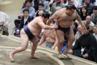 出足鋭くベテラン圧倒＝平戸海、持ち味存分に―大相撲夏場所